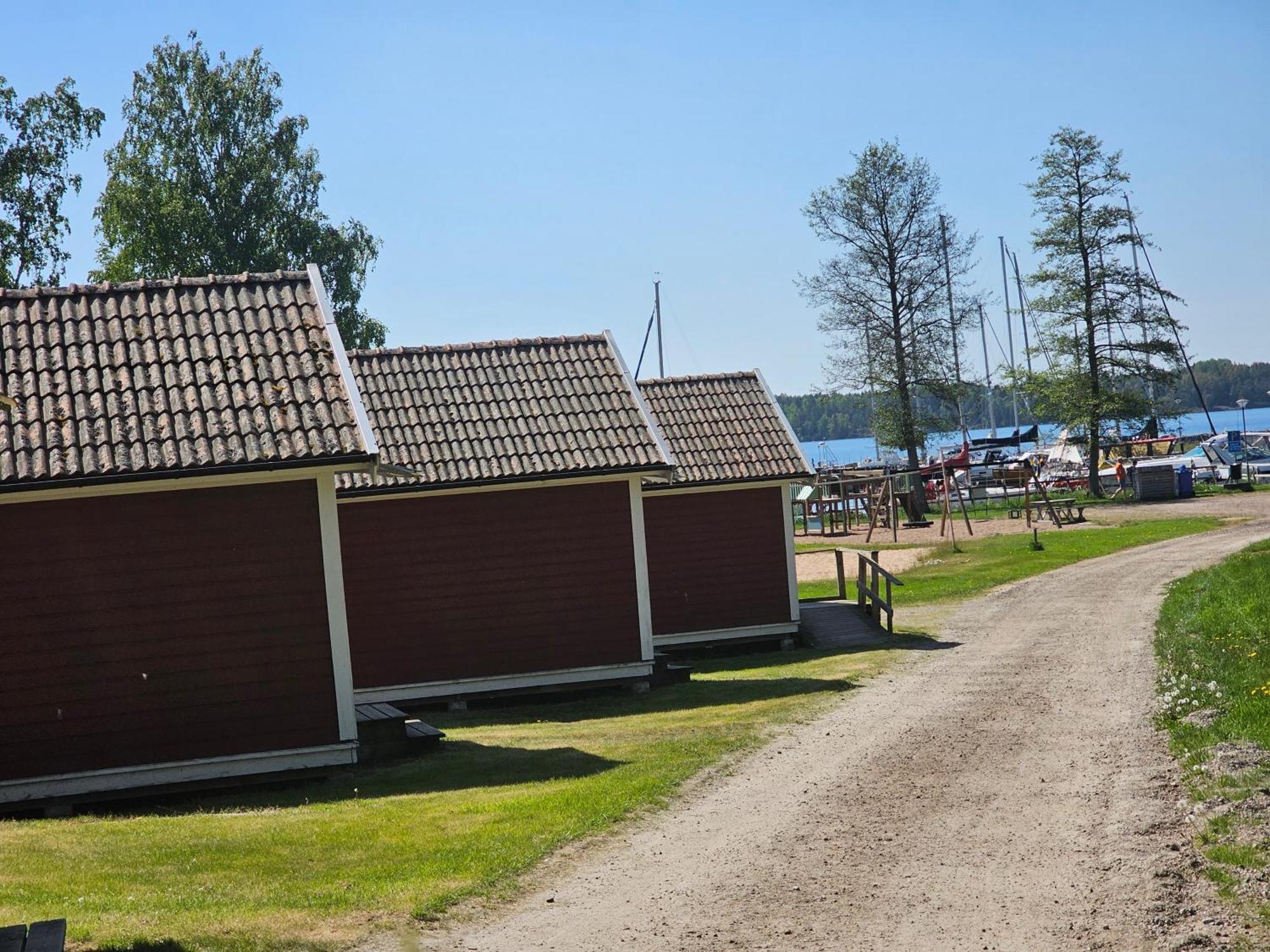 Kanalkrogen Stugor Sjötorp Екстериор снимка