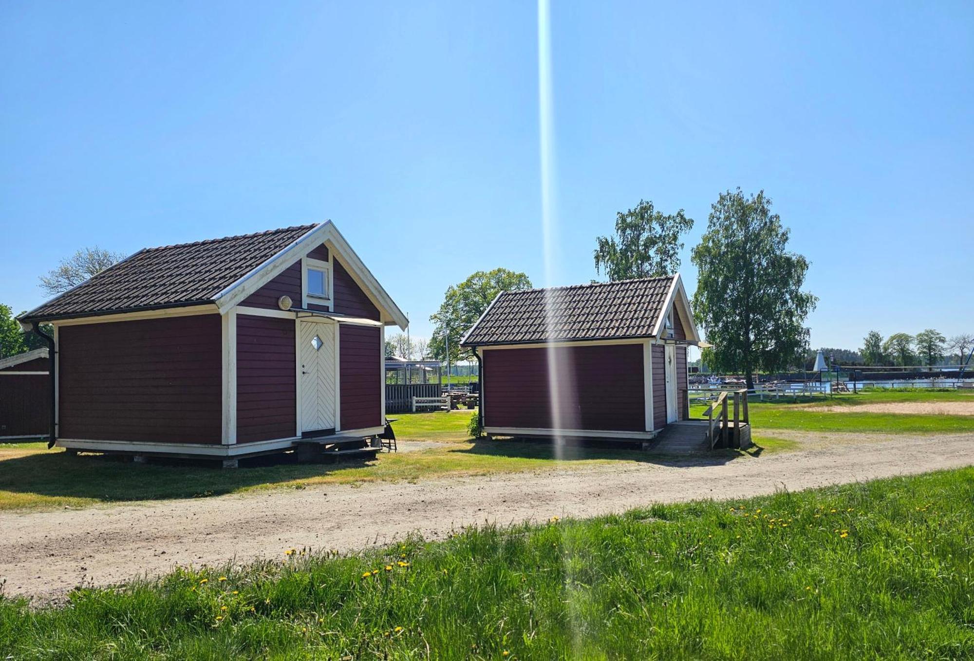 Kanalkrogen Stugor Sjötorp Екстериор снимка